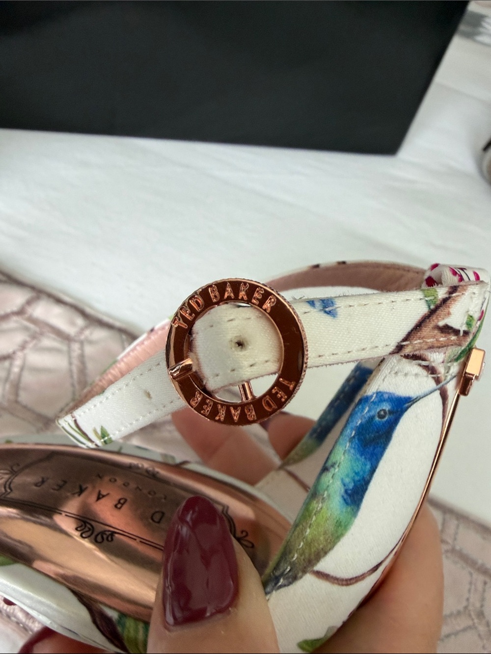 NWOT Ted Baker London White Floral Hummingbird Ankle-Strap Heels - Picture 7 of 7